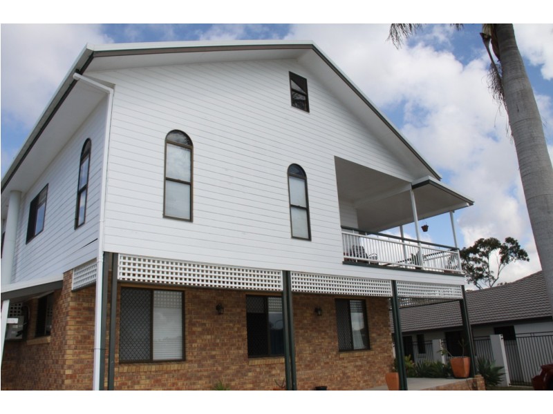 15 Richard Street, Boyne Island QLD 4680