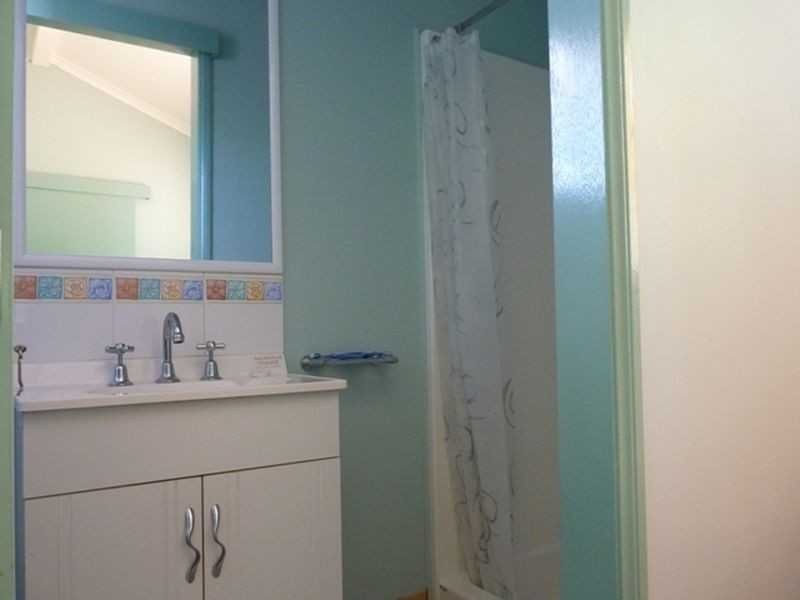 3 Alpine Ave, Boyne Island QLD 4680