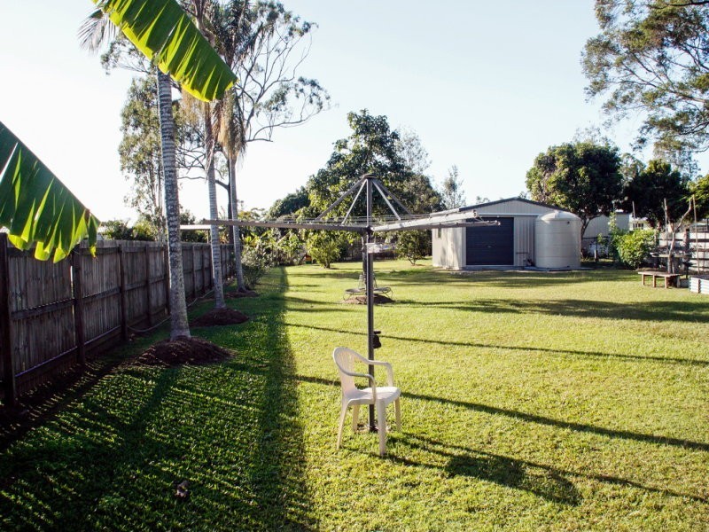 6 Kent Street, Bororen QLD 4678