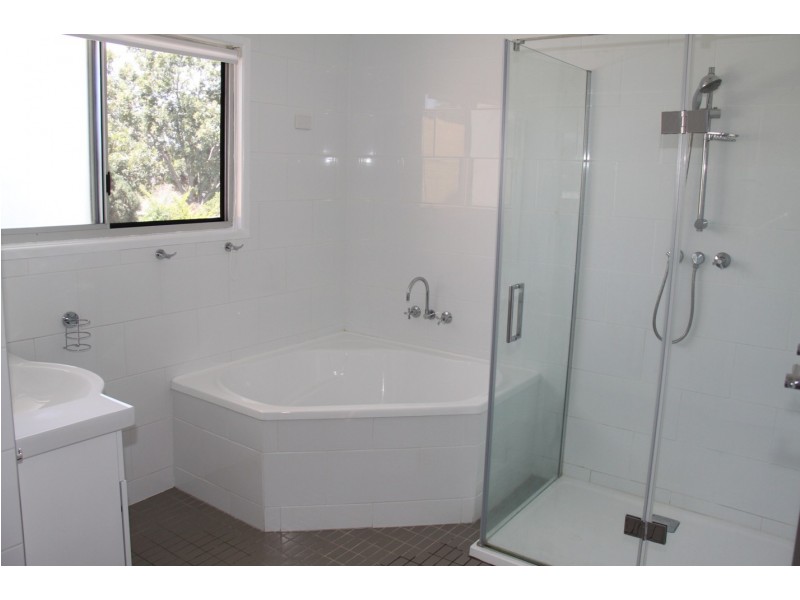 25 Winnecke Road, Tannum Sands QLD 4680