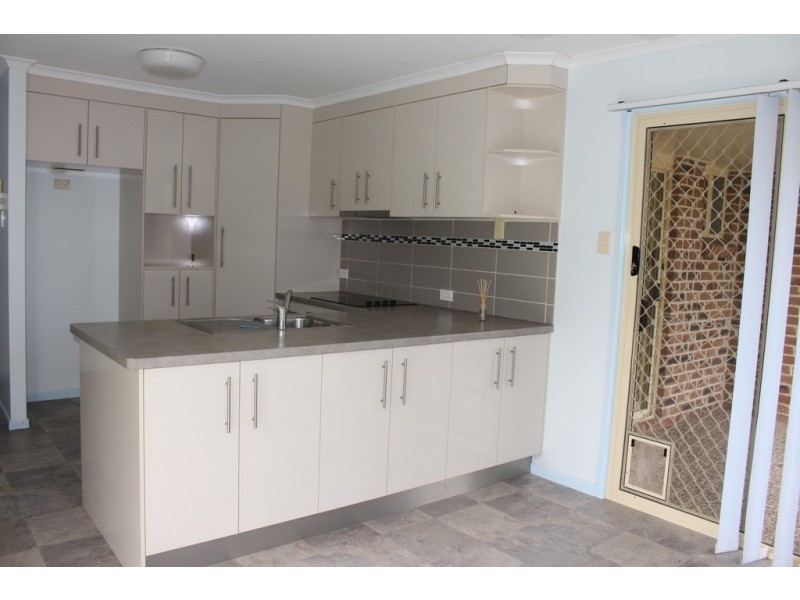 2/44 Lomandra Street, Boyne Island QLD 4680