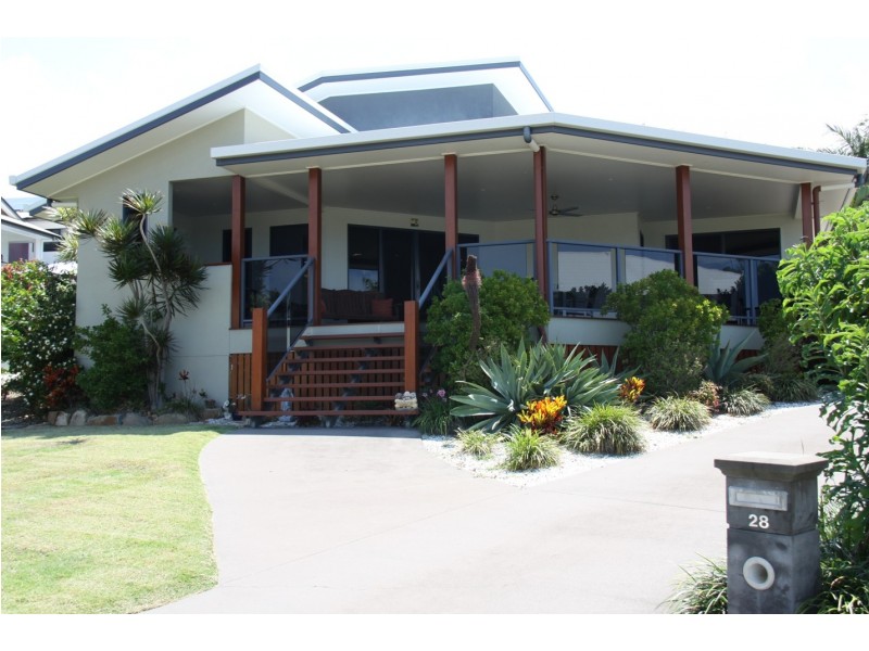 28 Lighthouse Dr, Boyne Island QLD 4680