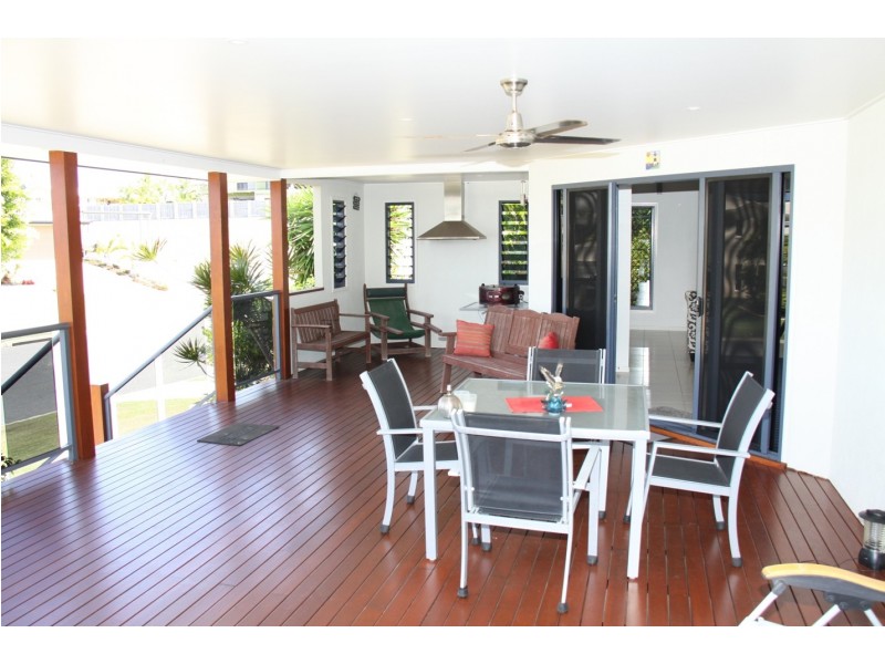 28 Lighthouse Dr, Boyne Island QLD 4680