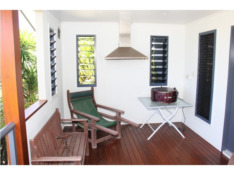 28 Lighthouse Dr, Boyne Island QLD 4680