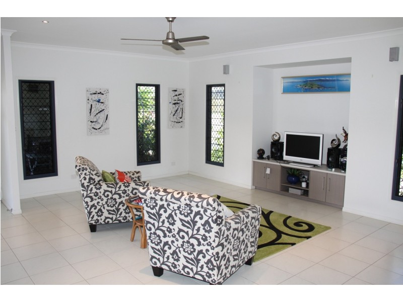 28 Lighthouse Dr, Boyne Island QLD 4680
