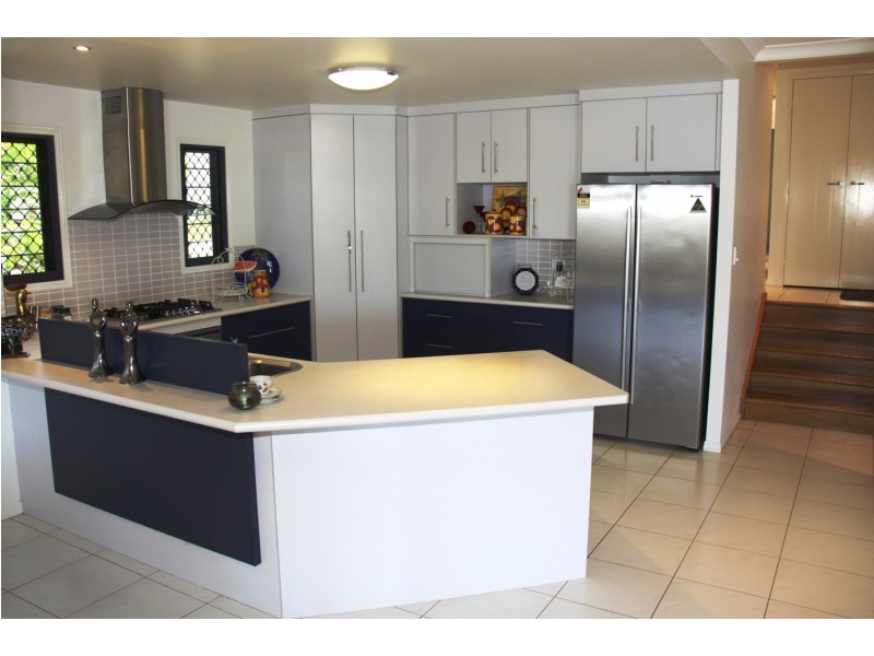 28 Lighthouse Dr, Boyne Island QLD 4680