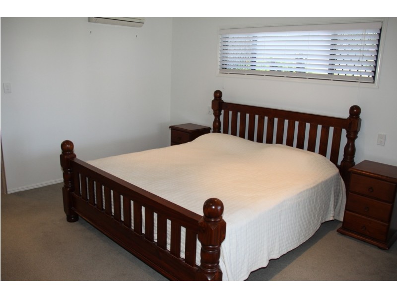 28 Lighthouse Dr, Boyne Island QLD 4680