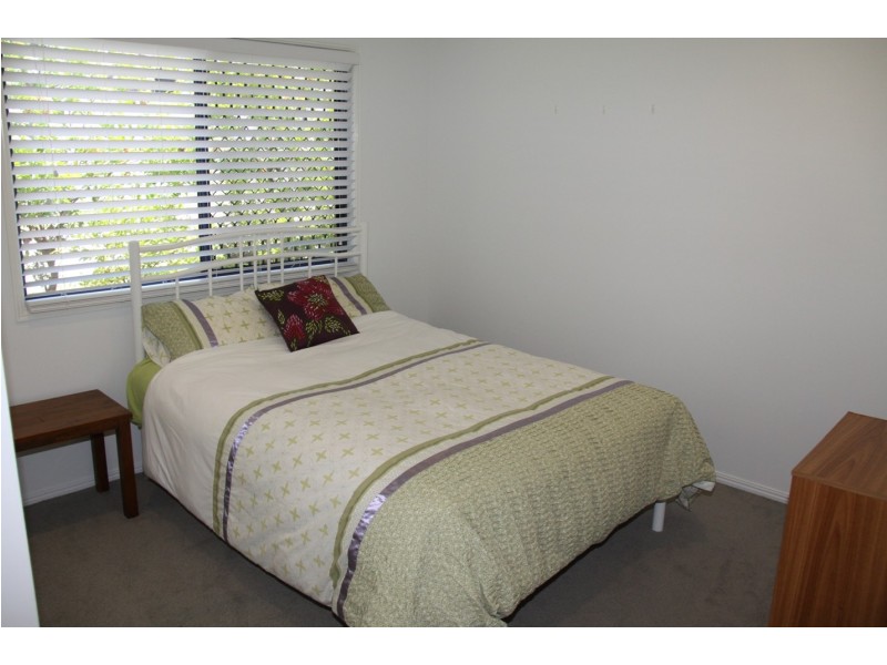 28 Lighthouse Dr, Boyne Island QLD 4680
