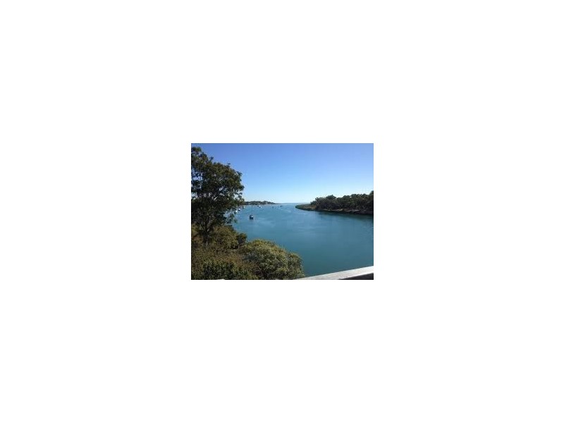 8 Alexander st, Boyne Island QLD 4680