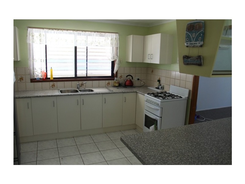 8 Alexander st, Boyne Island QLD 4680
