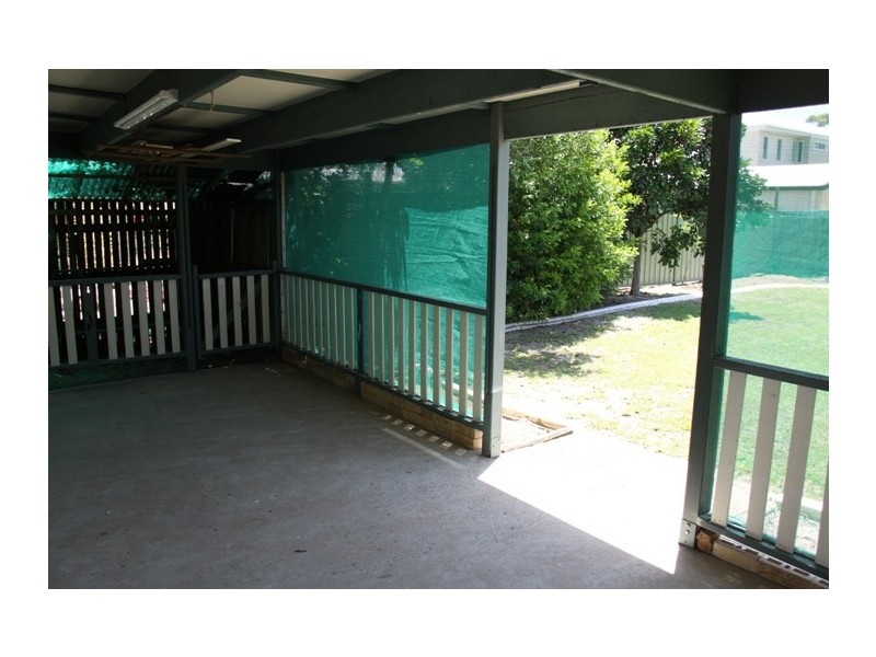 8 Alexander st, Boyne Island QLD 4680