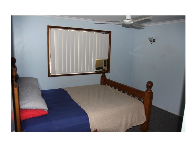 8 Alexander st, Boyne Island QLD 4680