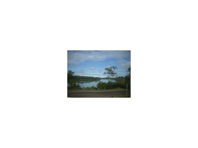 8 Alexander st, Boyne Island QLD 4680