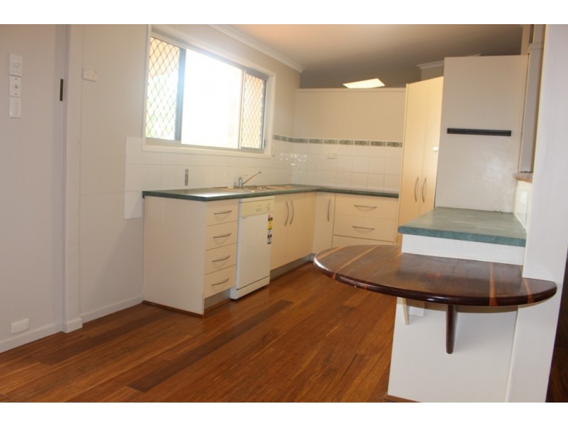 6 Tarcoola Dr, Boyne Island QLD 4680