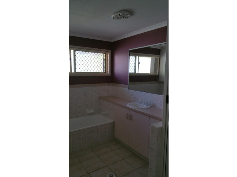 7 Geoffrey Thomas Drive, Tannum Sands QLD 4680