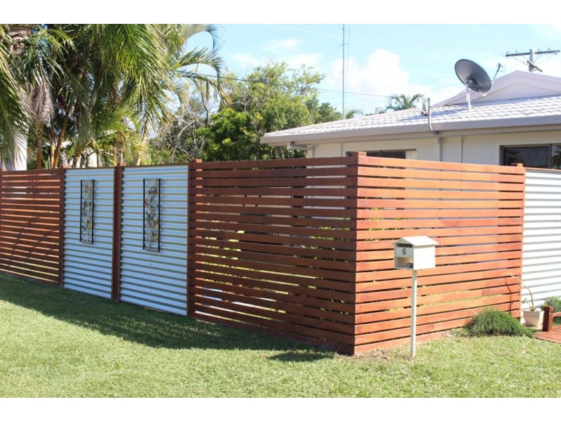 6 Seal, Boyne Island QLD 4680