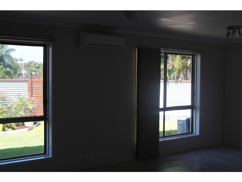 6 Seal, Boyne Island QLD 4680