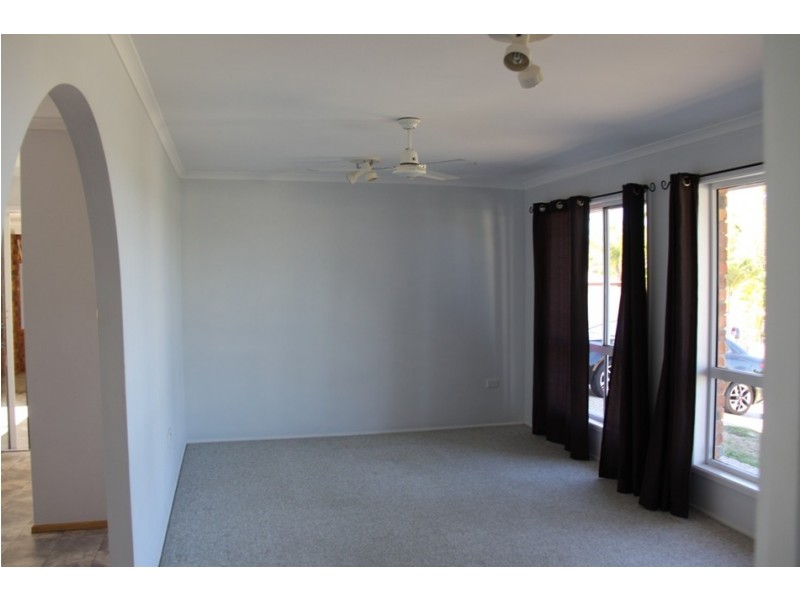 2  9 davina, Boyne Island QLD 4680