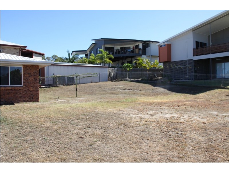 2  9 davina, Boyne Island QLD 4680