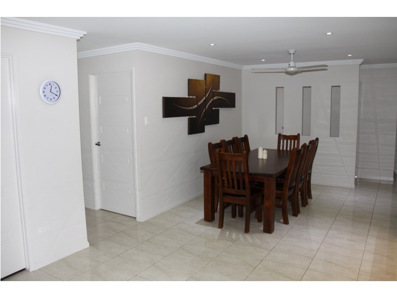 3 wanda, Boyne Island QLD 4680