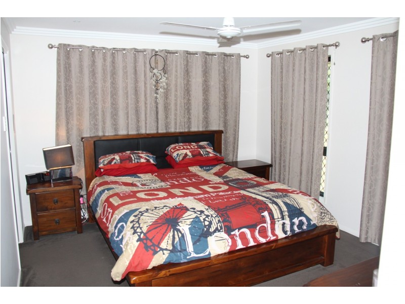 3 wanda, Boyne Island QLD 4680