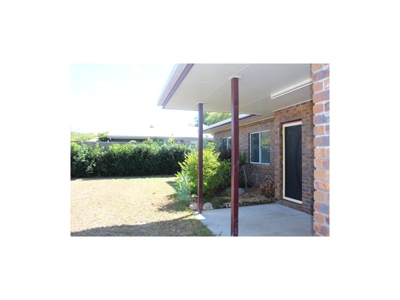 8 Curtis ave, Boyne Island QLD 4680