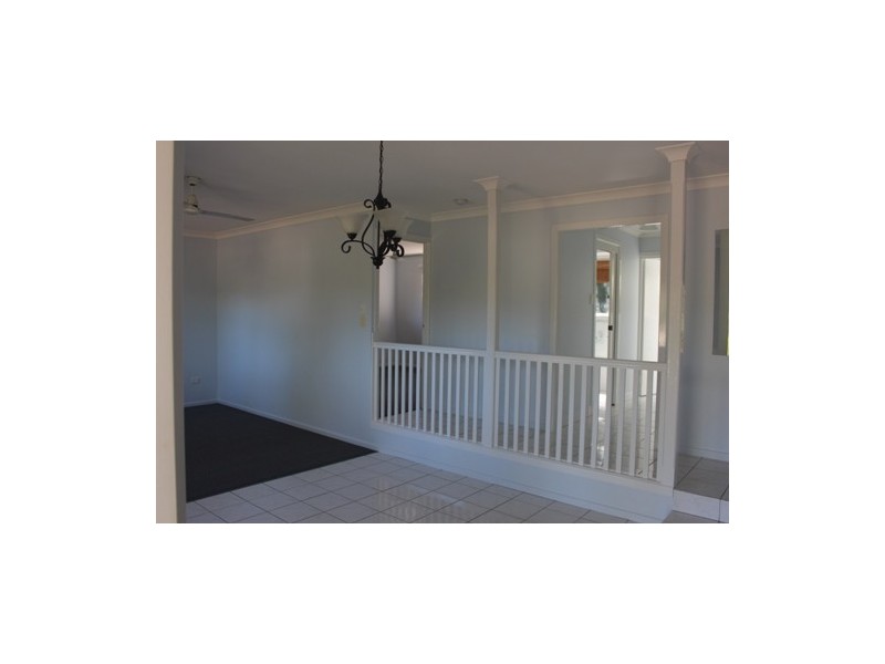 8 Curtis ave, Boyne Island QLD 4680