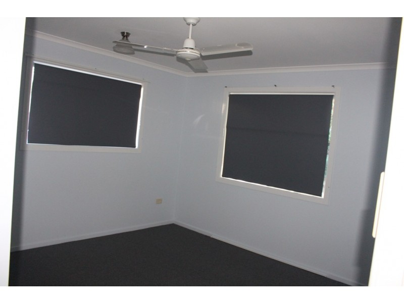 8 Curtis ave, Boyne Island QLD 4680