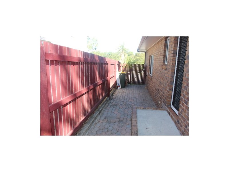 8 Curtis ave, Boyne Island QLD 4680