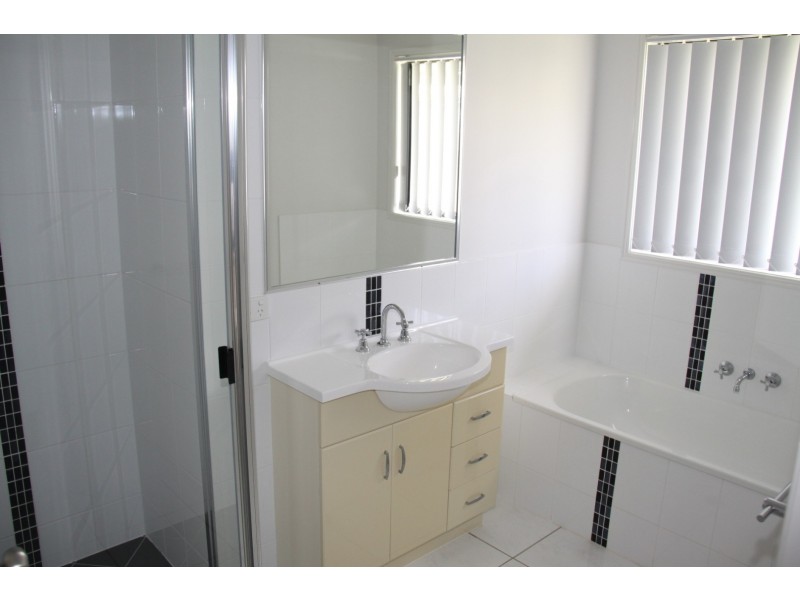 14 Surita ct, Boyne Island QLD 4680