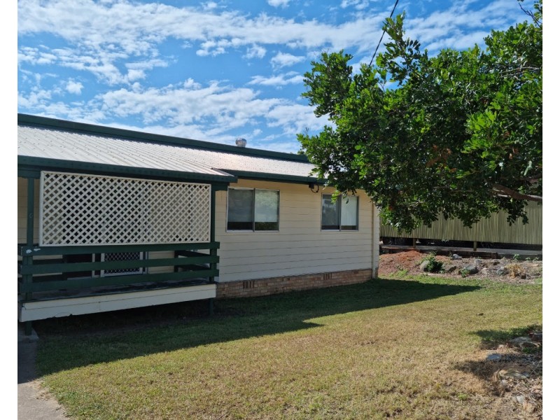 6 Hayes Avenue, Boyne Island QLD 4680