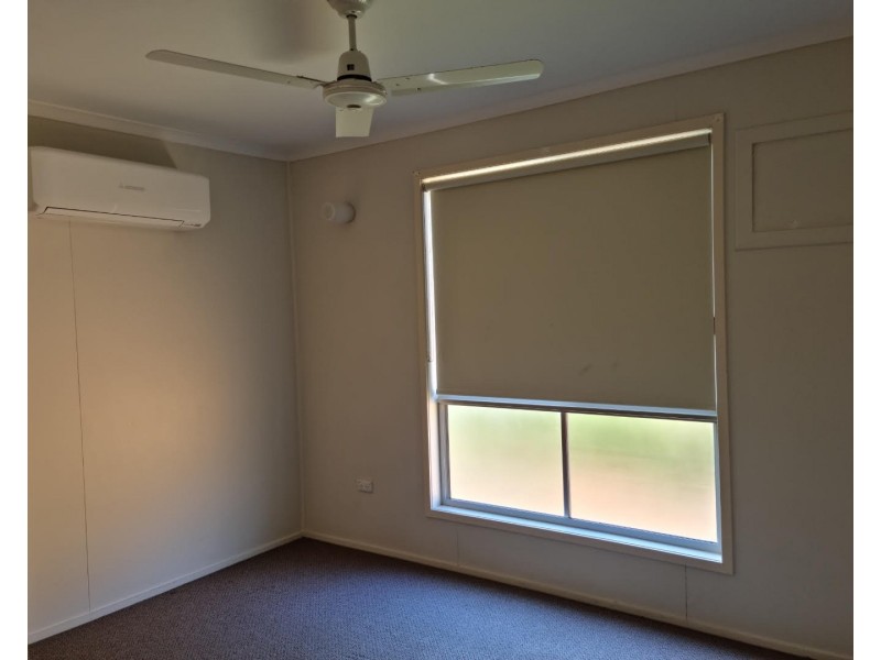 6 Hayes Avenue, Boyne Island QLD 4680