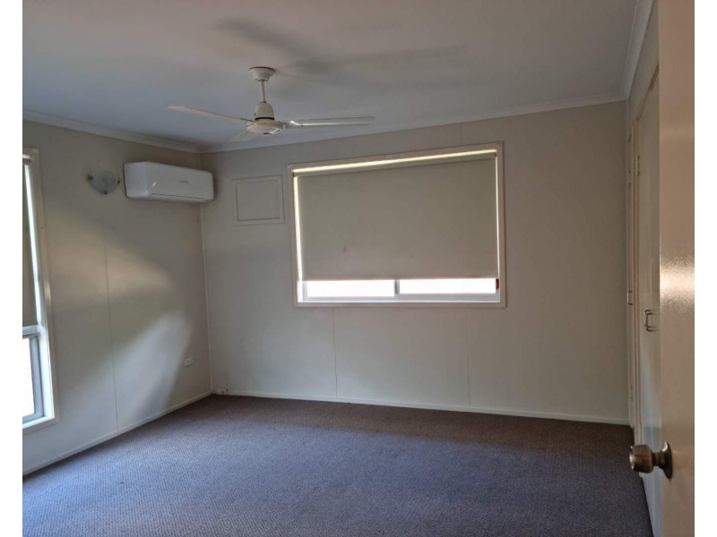 6 Hayes Avenue, Boyne Island QLD 4680