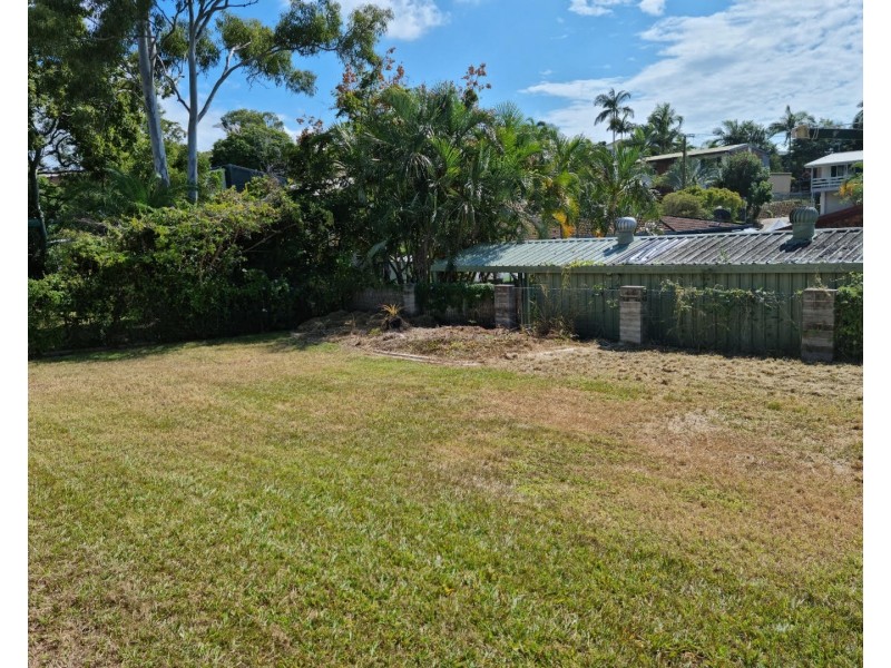6 Hayes Avenue, Boyne Island QLD 4680