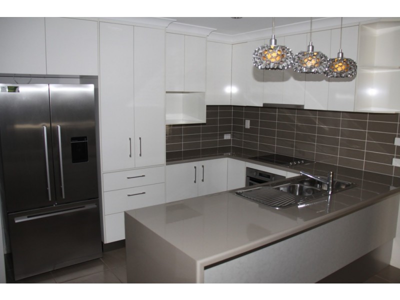 13 Valley way, Boyne Island QLD 4680