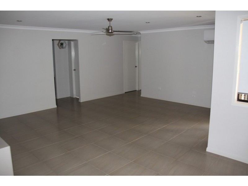 13 Valley way, Boyne Island QLD 4680