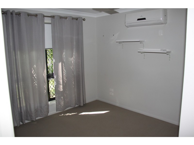 13 Valley way, Boyne Island QLD 4680