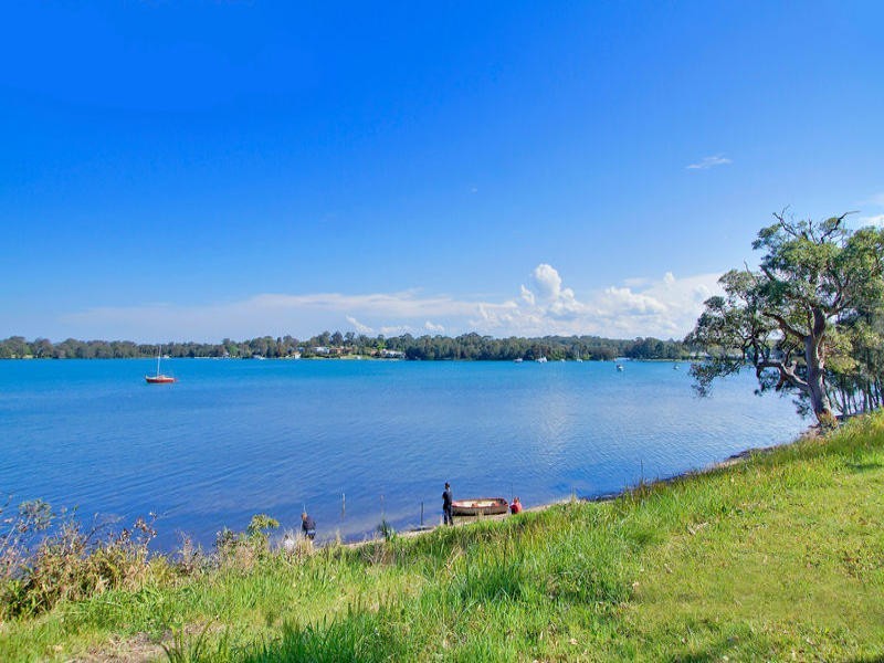 70 Bulgonia Rd, Brightwaters NSW 2264