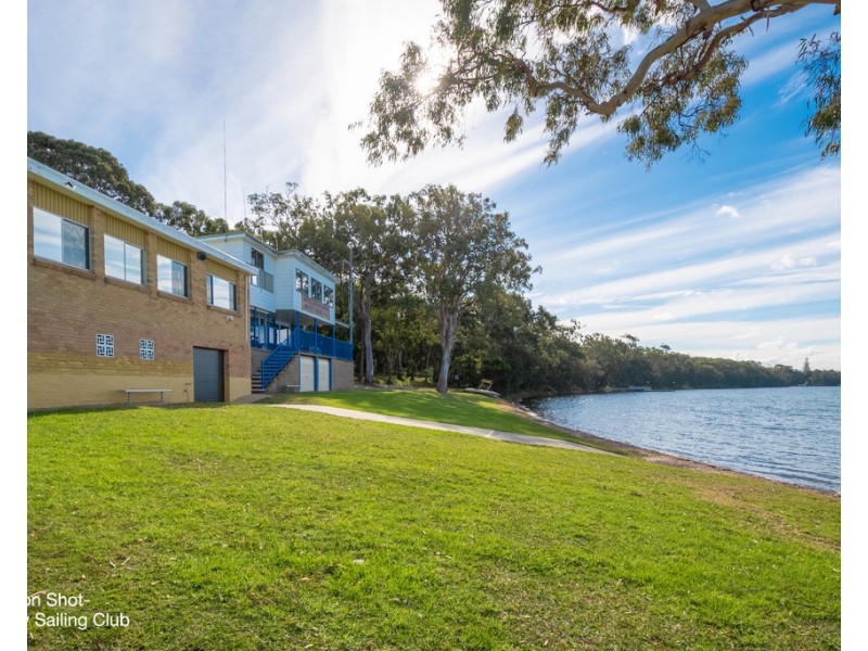 1 Fishery Point Road, Mirrabooka NSW 2264