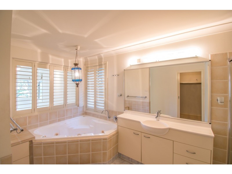 36 Rhodes Parade, Windermere Park NSW 2264
