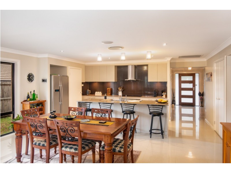 6 Splitters Row, Cooranbong NSW 2265