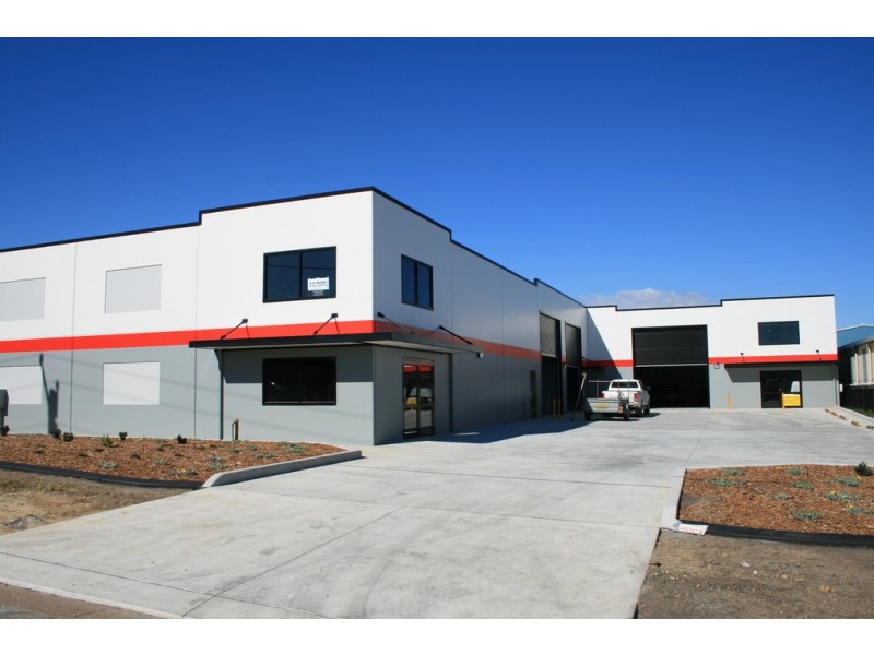 2/10 Kalaf Ave, Morisset NSW 2264