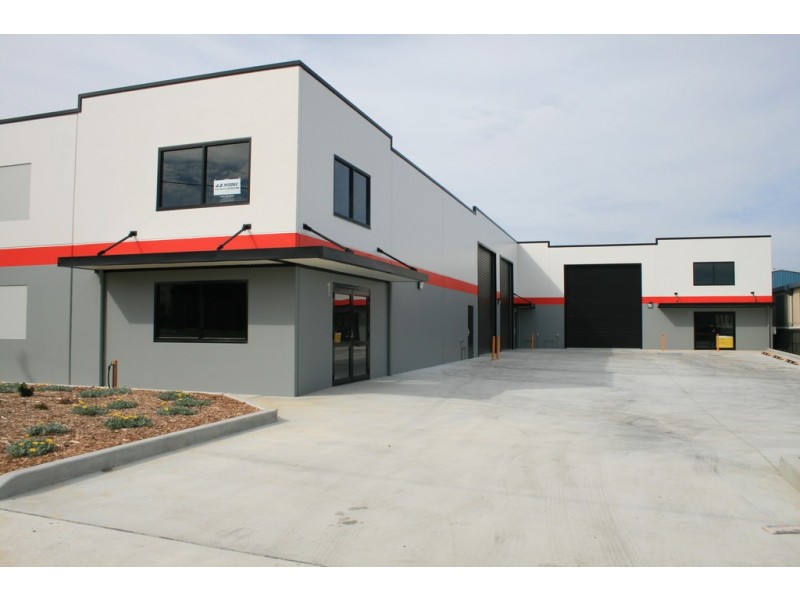 2/10 Kalaf Ave, Morisset NSW 2264