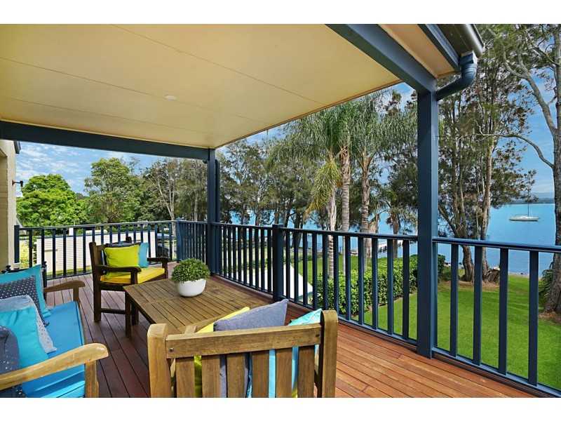 161 Grand Parade, Bonnells Bay NSW 2264