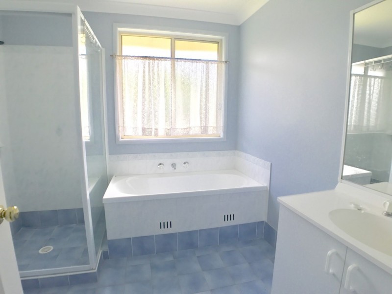 25a Terrigal Street, Morisset NSW 2264