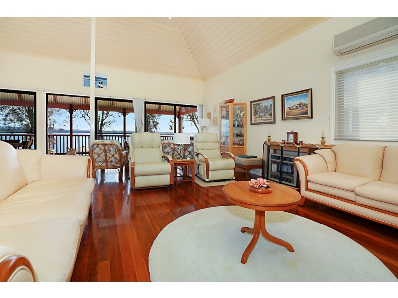 85 Grand Parade, Bonnells Bay NSW 2264