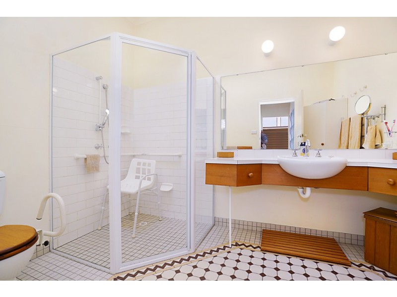 85 Grand Parade, Bonnells Bay NSW 2264