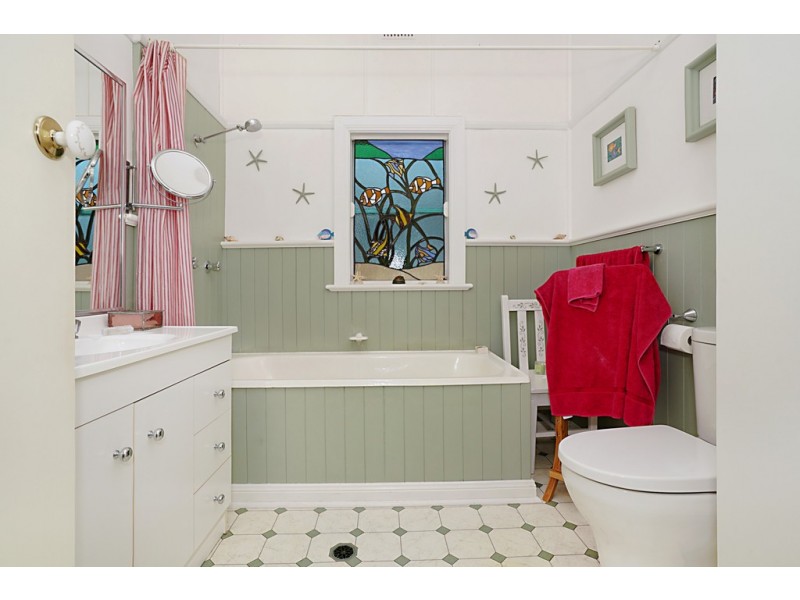 85 Grand Parade, Bonnells Bay NSW 2264