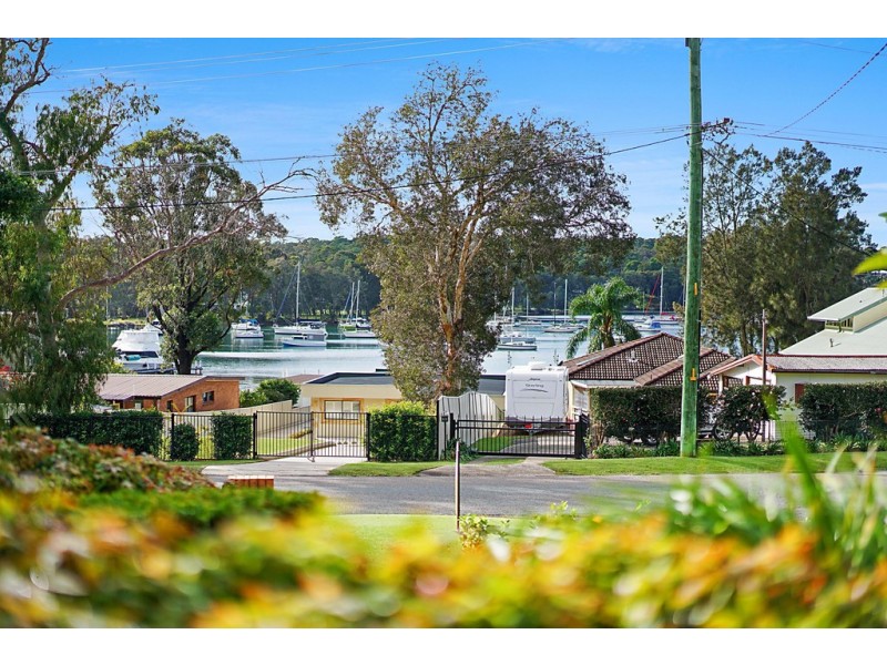 62a Dandaraga Road, Brightwaters NSW 2264