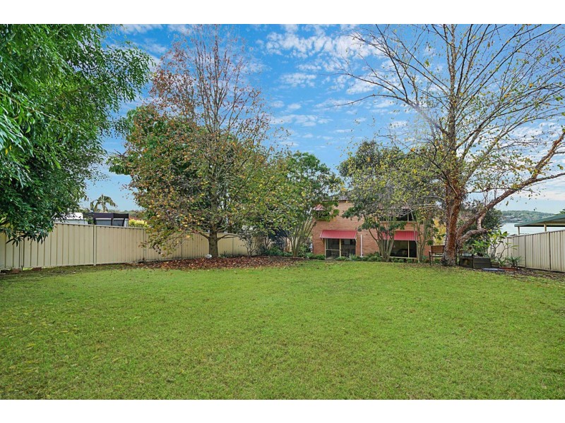 62a Dandaraga Road, Brightwaters NSW 2264